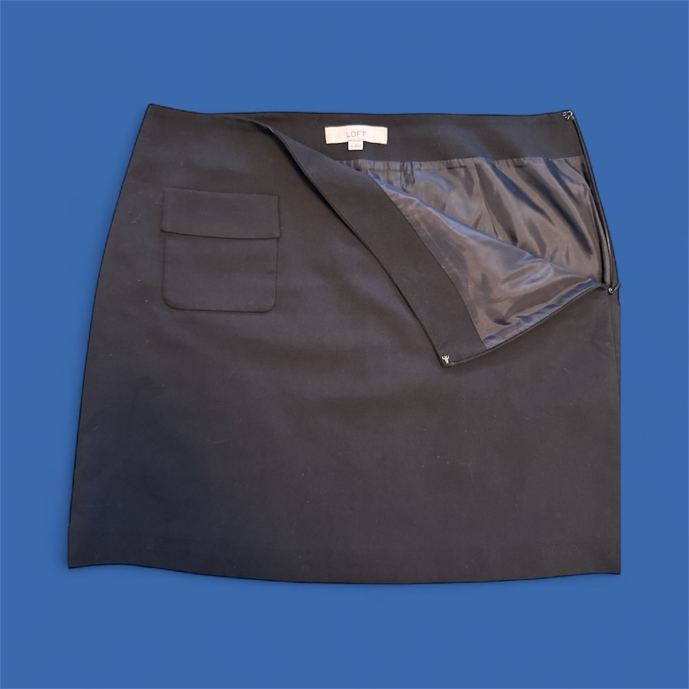 Chic Black Mini Skirt Ann Taylor Loft Size 14 - Picture 3 of 3